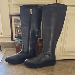NWOT Black Aquatalia Boots Size 8 1/2
